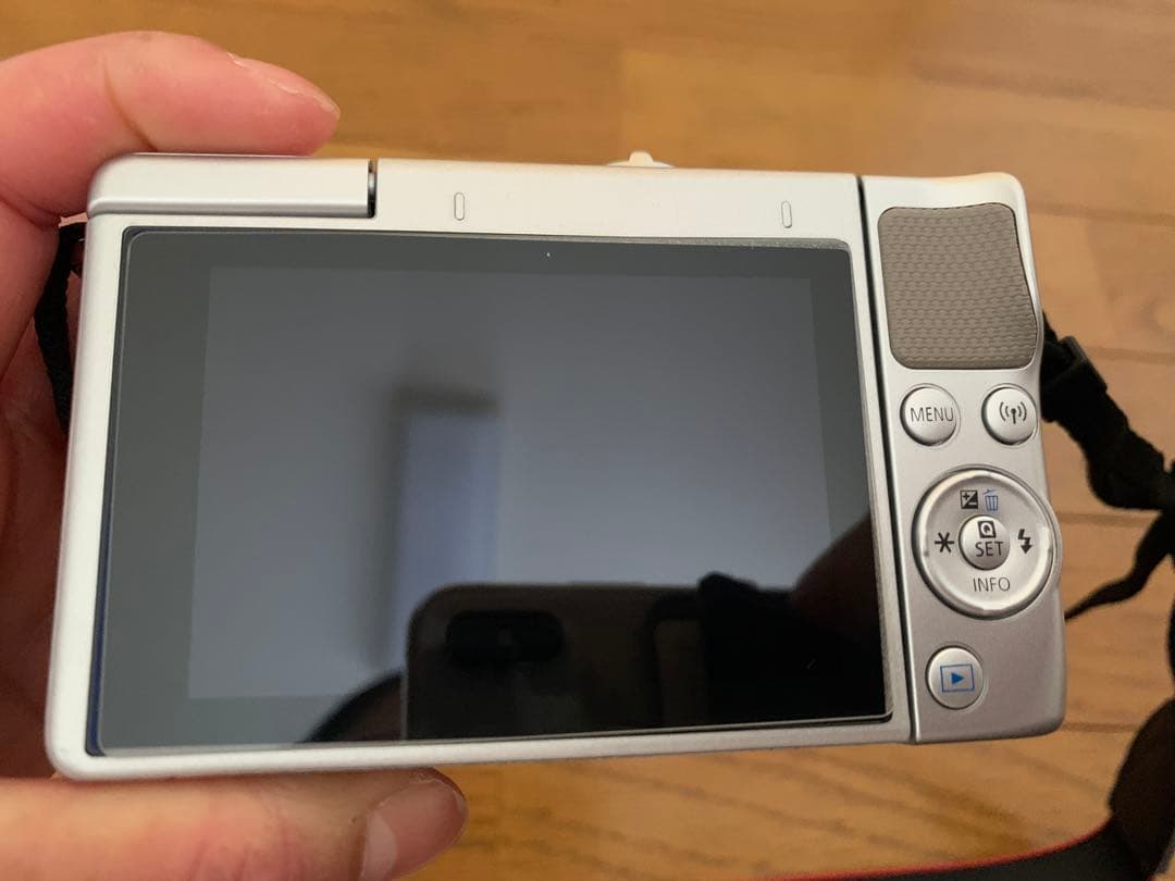 【中古品】Canon ミラーレス一眼カメラEOS M100+付属品セット