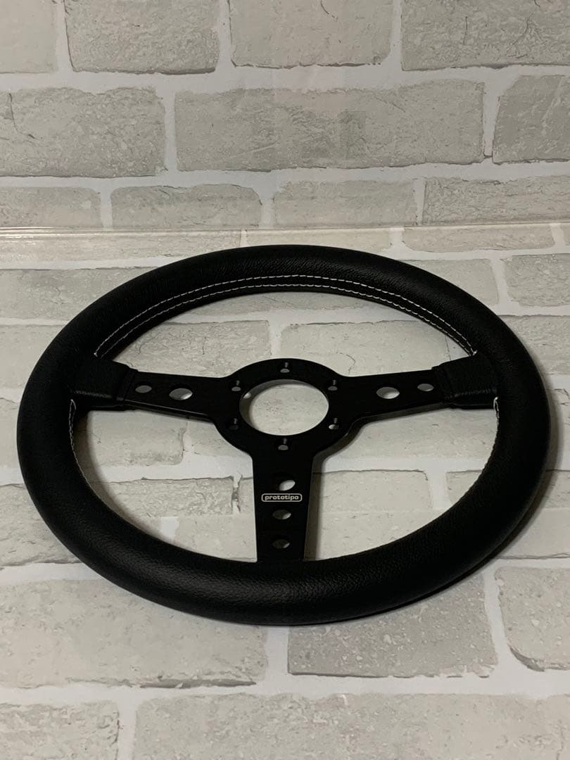 【美品】momo prototipo P-8 32パイ ステアリング
