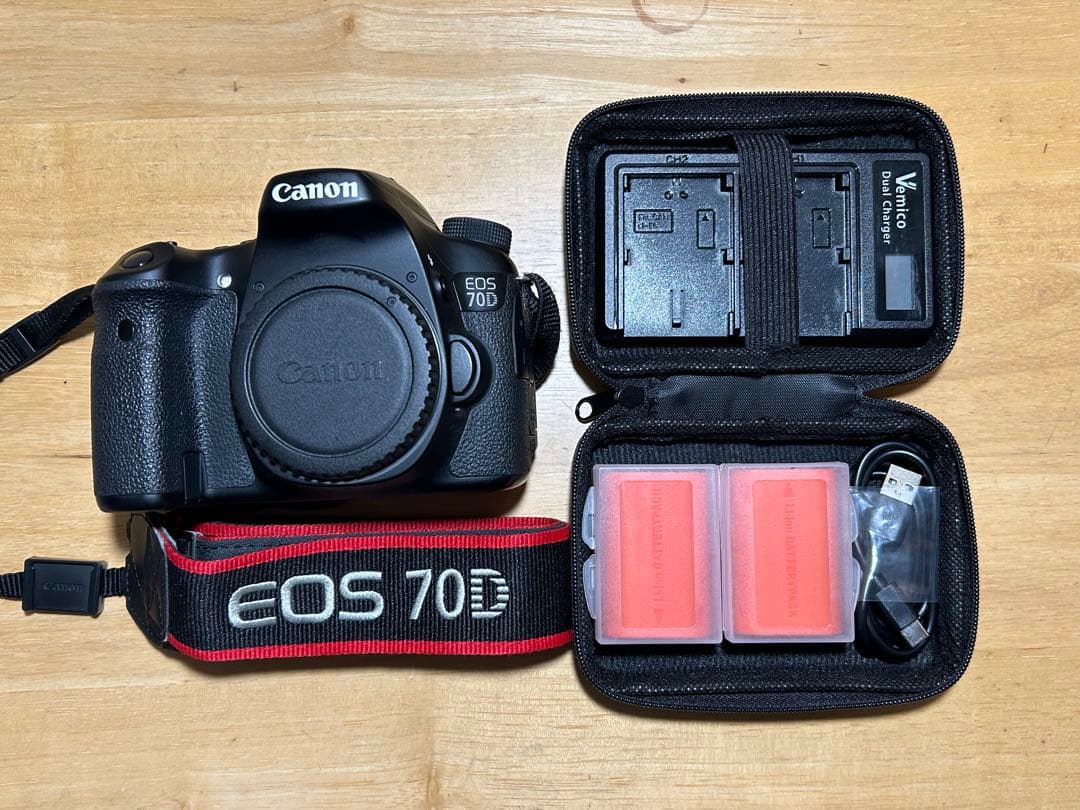 CANON キヤノン EOS 70D ボディ 一眼レフ