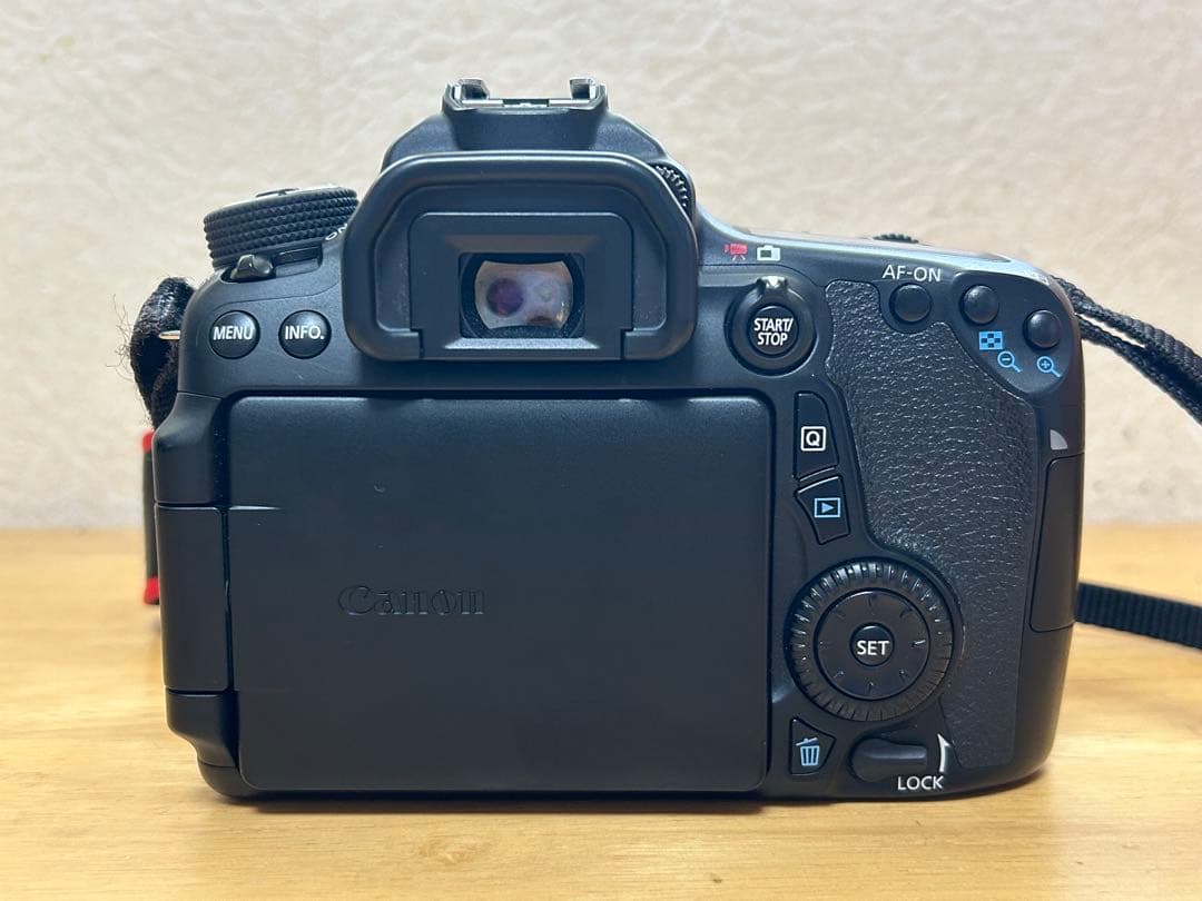CANON キヤノン EOS 70D ボディ 一眼レフ