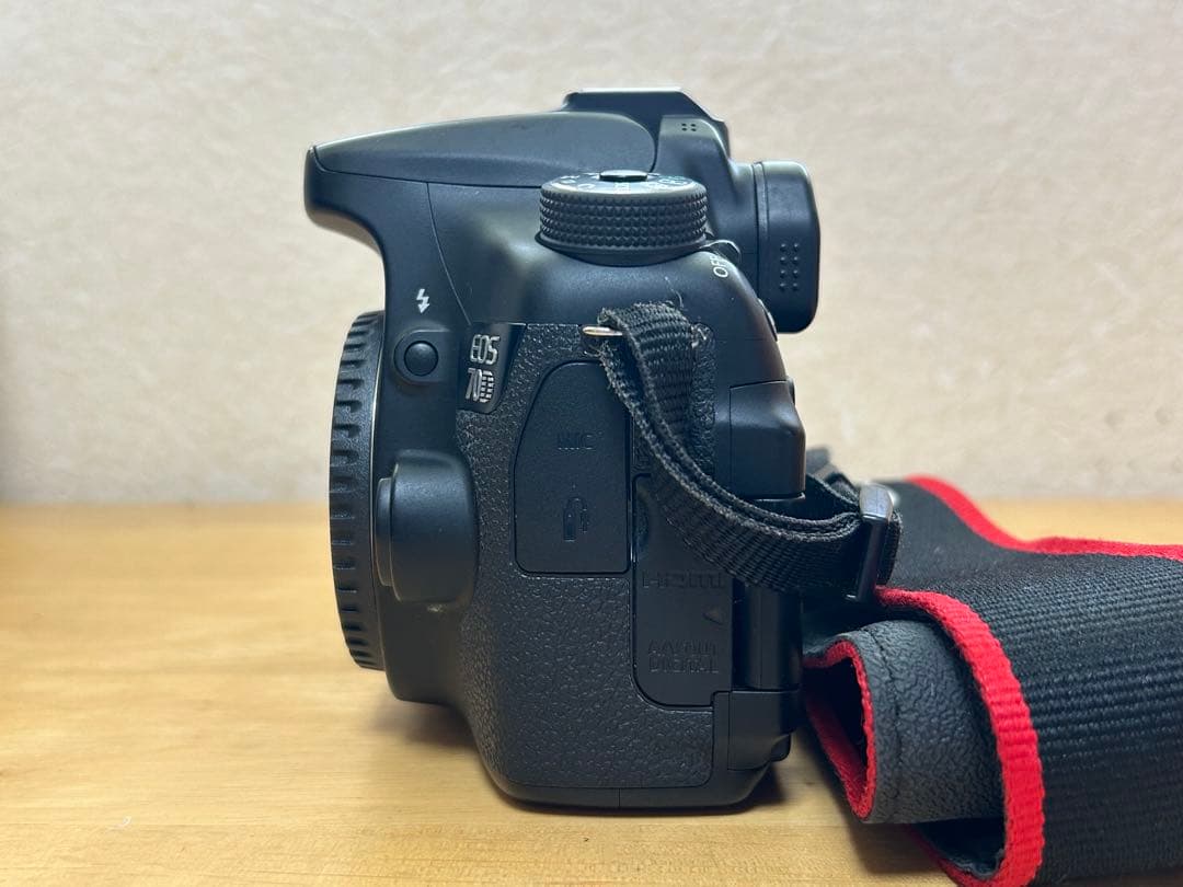 CANON キヤノン EOS 70D ボディ 一眼レフ