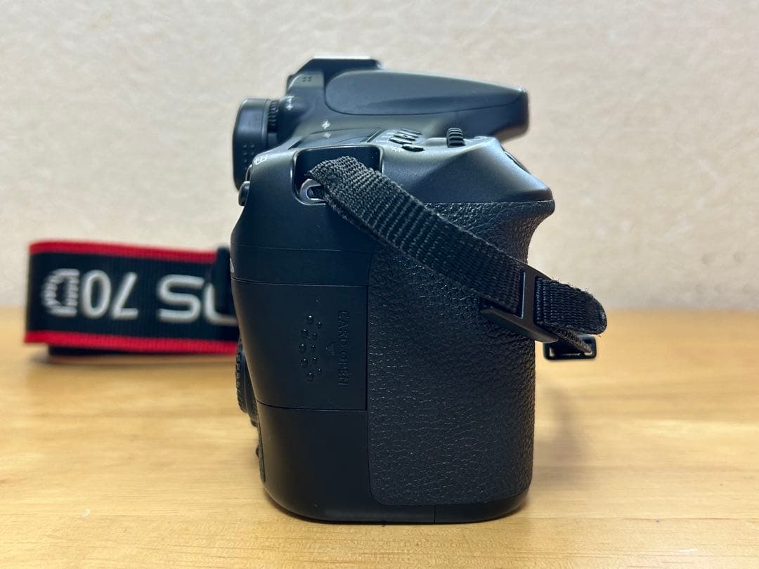 CANON キヤノン EOS 70D ボディ 一眼レフ