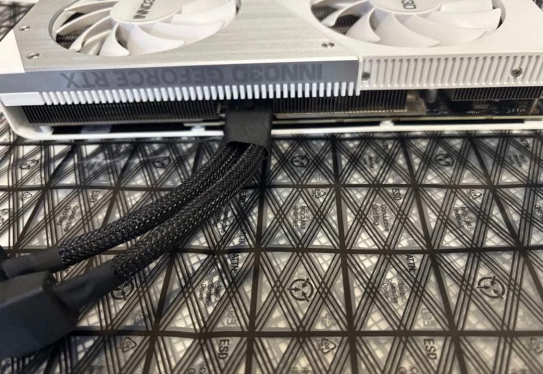 Inno3D RTX4070 super 12GB グラフィックボード GPU