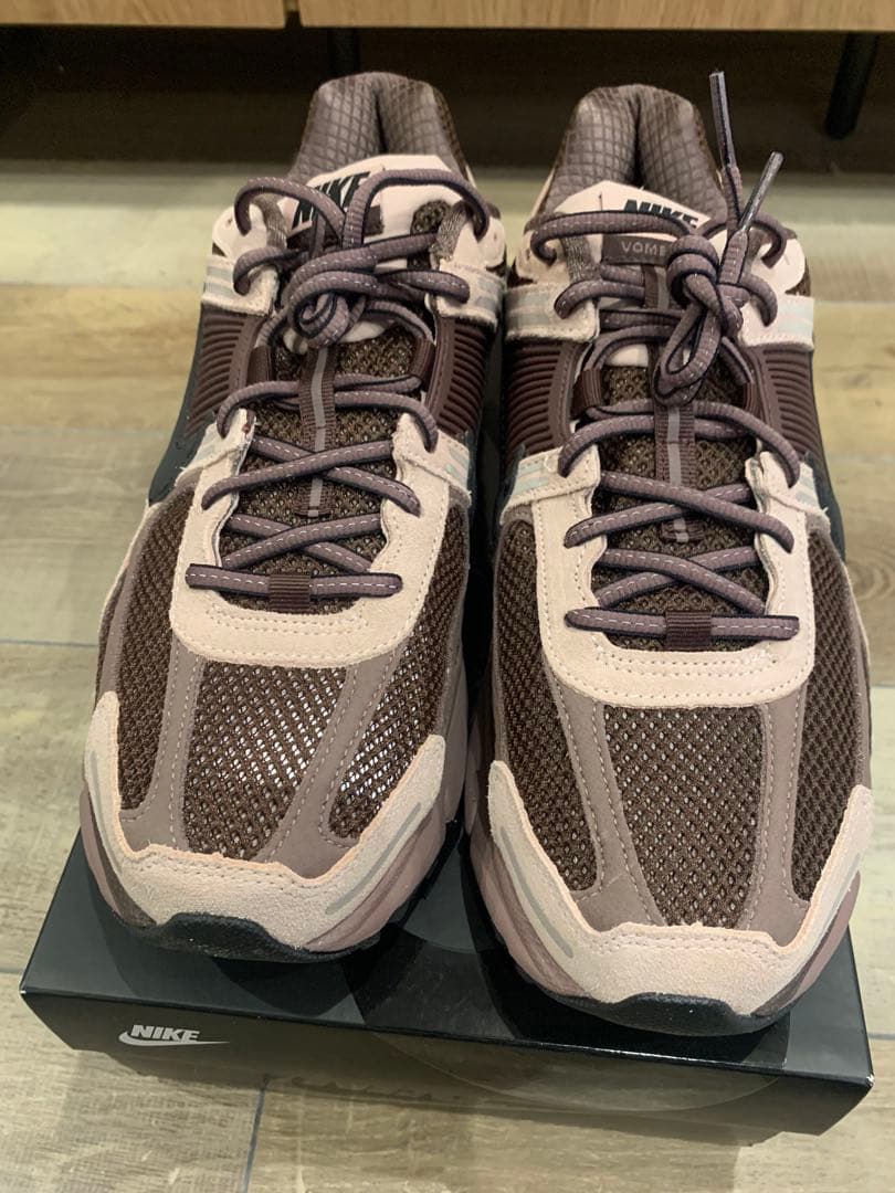 ヘ*イ様 NIKE WMNS VOMERO 5ナイキ ウィメンズ ズーム ボメロ