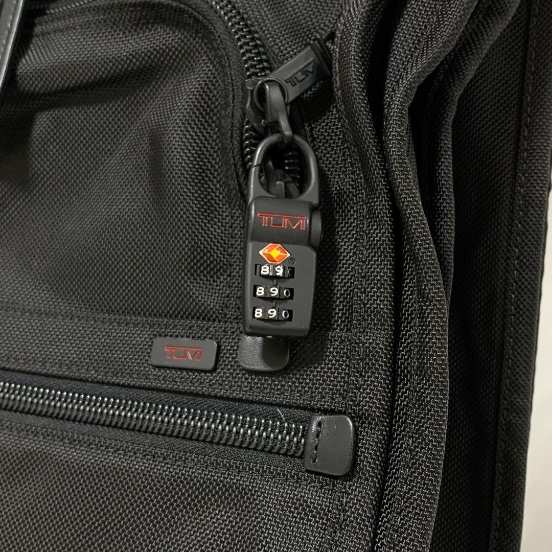 TUMI ガーメントケース 衣装バッグ 純正ロックキー付き ショルダーバッグ