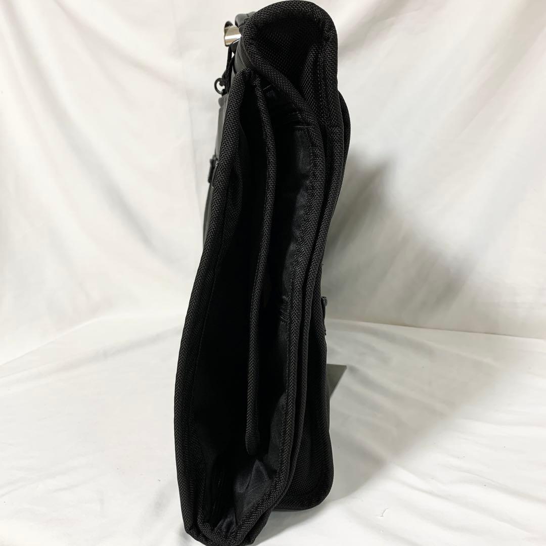 TUMI ガーメントケース 衣装バッグ 純正ロックキー付き ショルダーバッグ