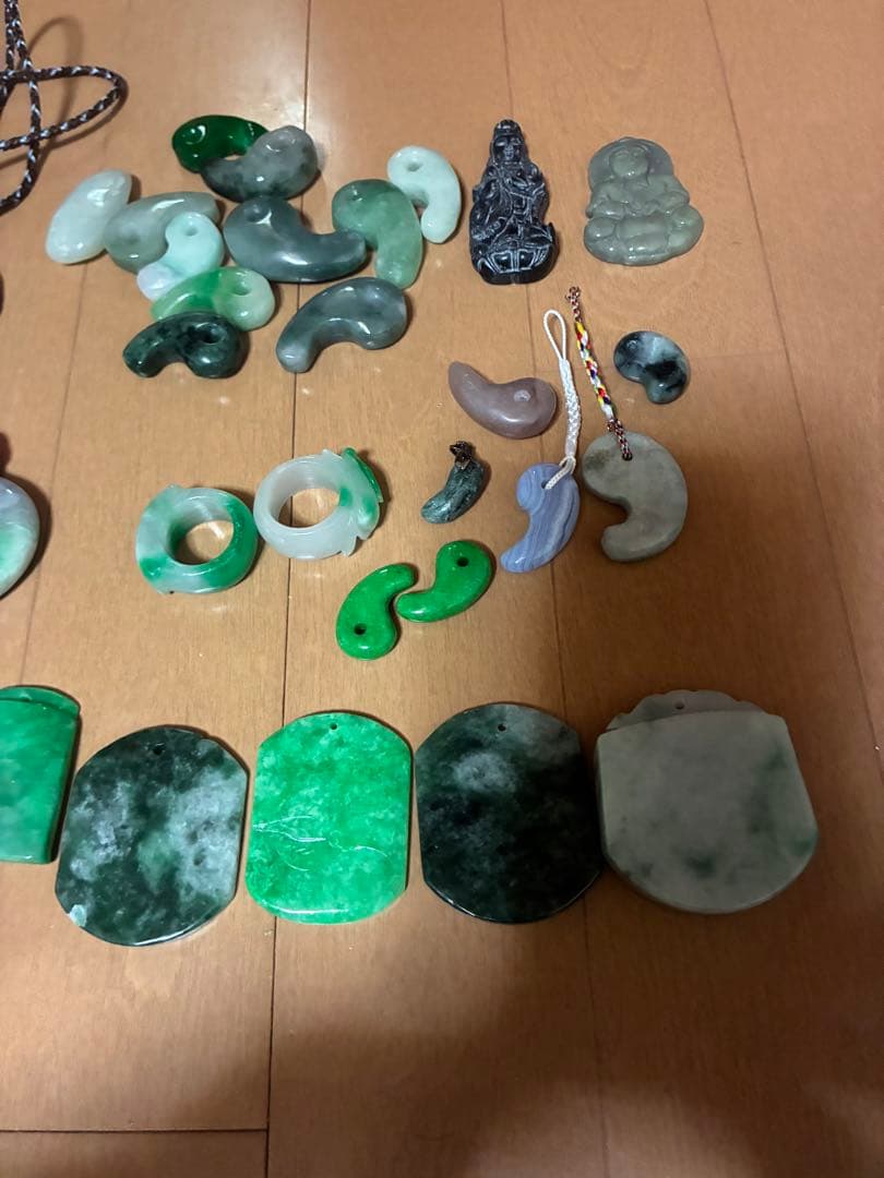 翡翠、勾玉、和田白玉セット