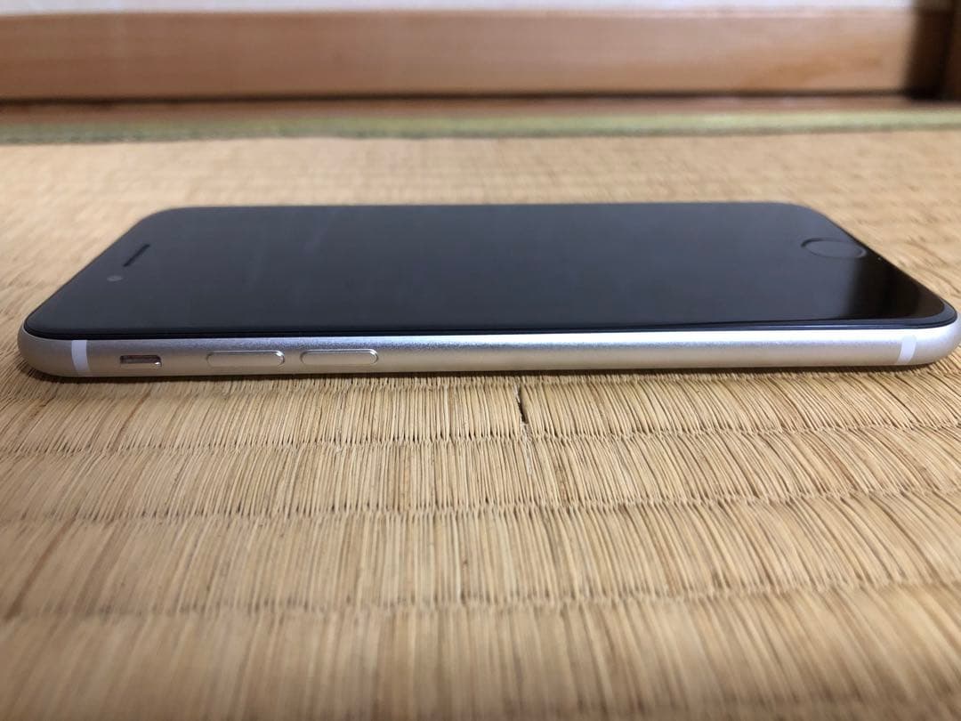 iPhone SE (第3世代)本体 64GB