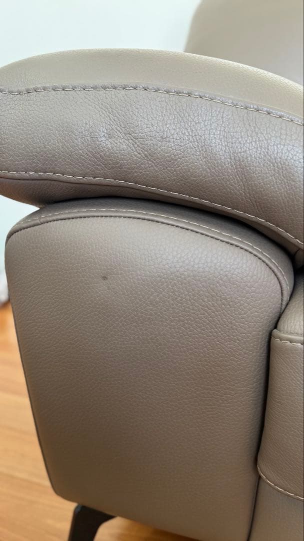 p*0様 フランスベッド　サコモディ　グレー レザーソファ モダンデザイン