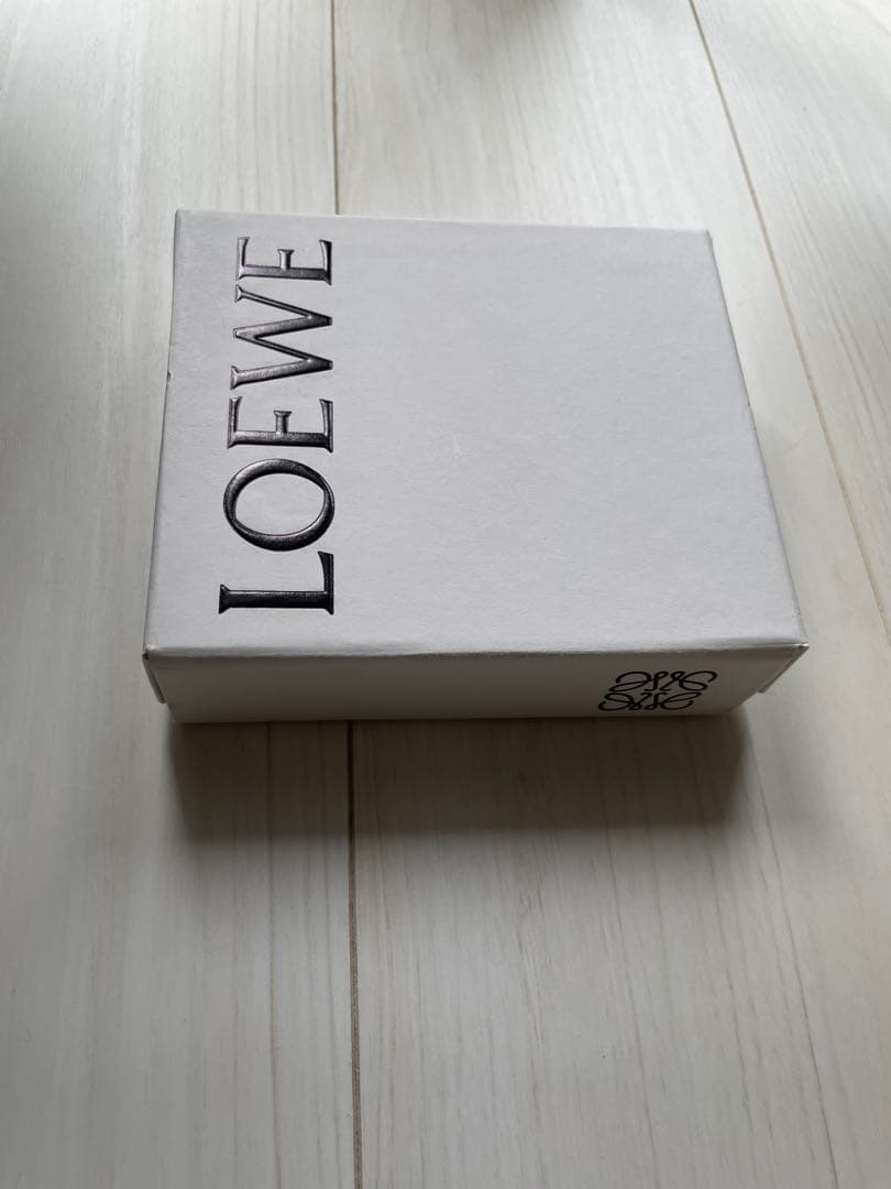 H*A様 LOEWE グリーン レザー 三つ折り財布