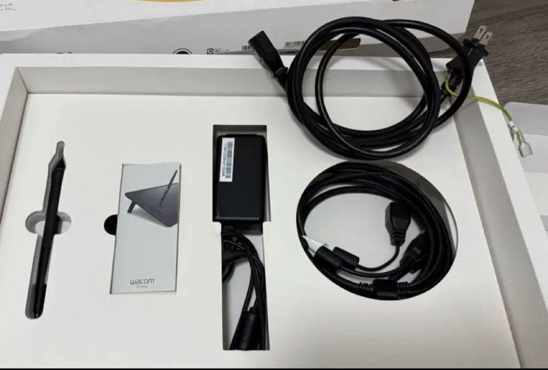 WACOM ワコム 液晶ペンタブ Cintiq16 フルHD