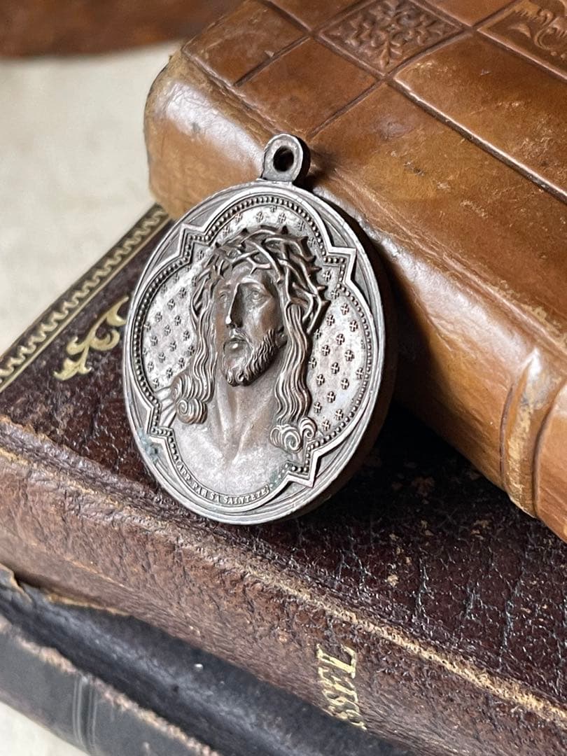 ブロンズアンティークメダイ　キリスト　荊の冠