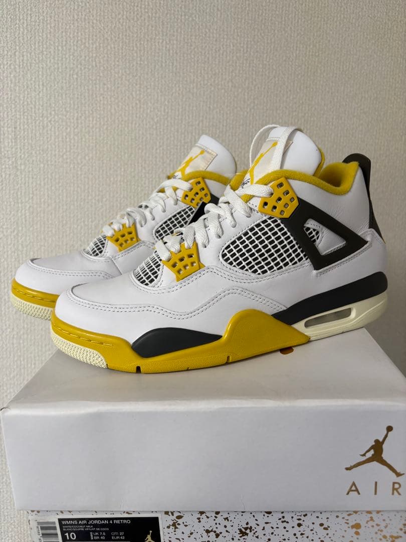 靴 Air Jordan 4 Retro