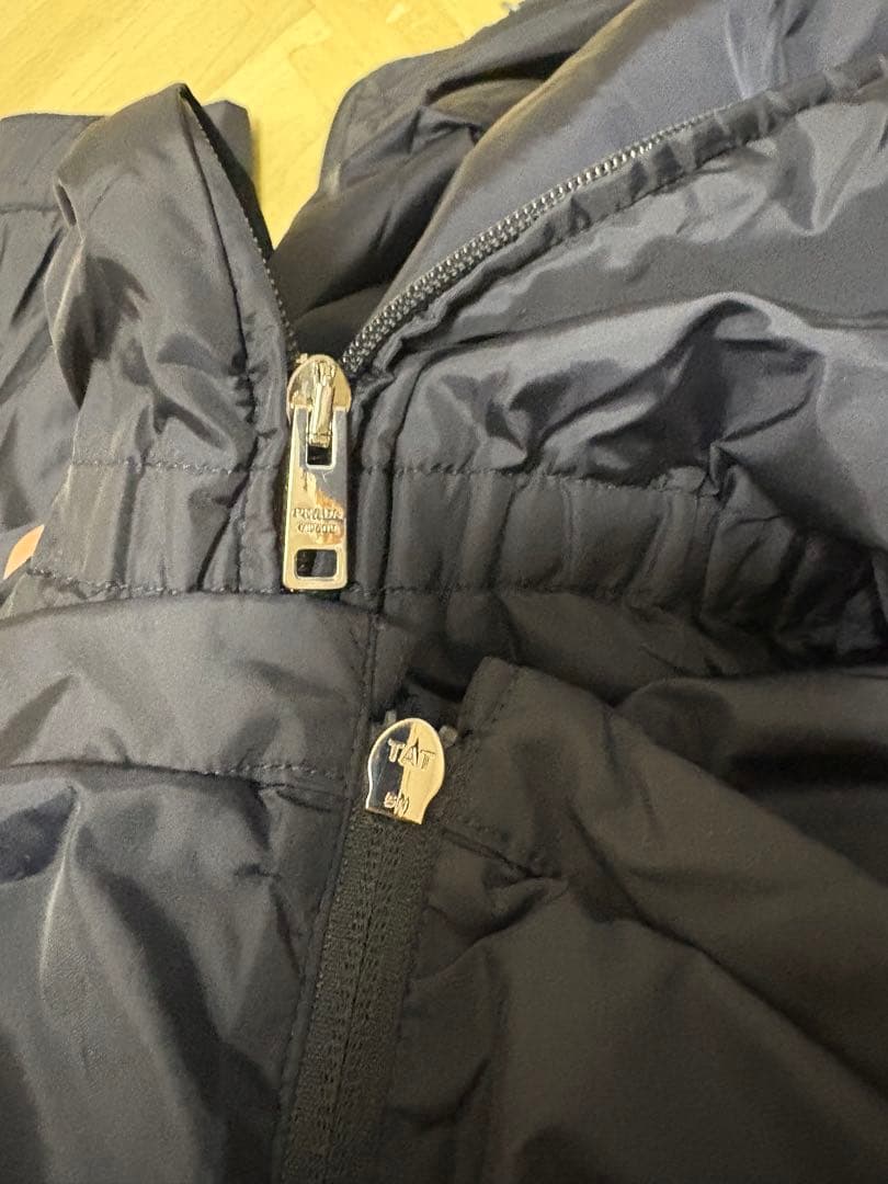 ま*ー様 美品　プラダPRADA ナイロン ジャケット ロング コート　三角ロゴ