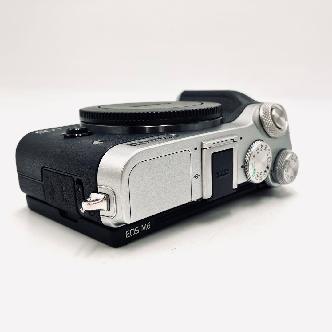 極美品♪ Canon EOS M6 ボディ