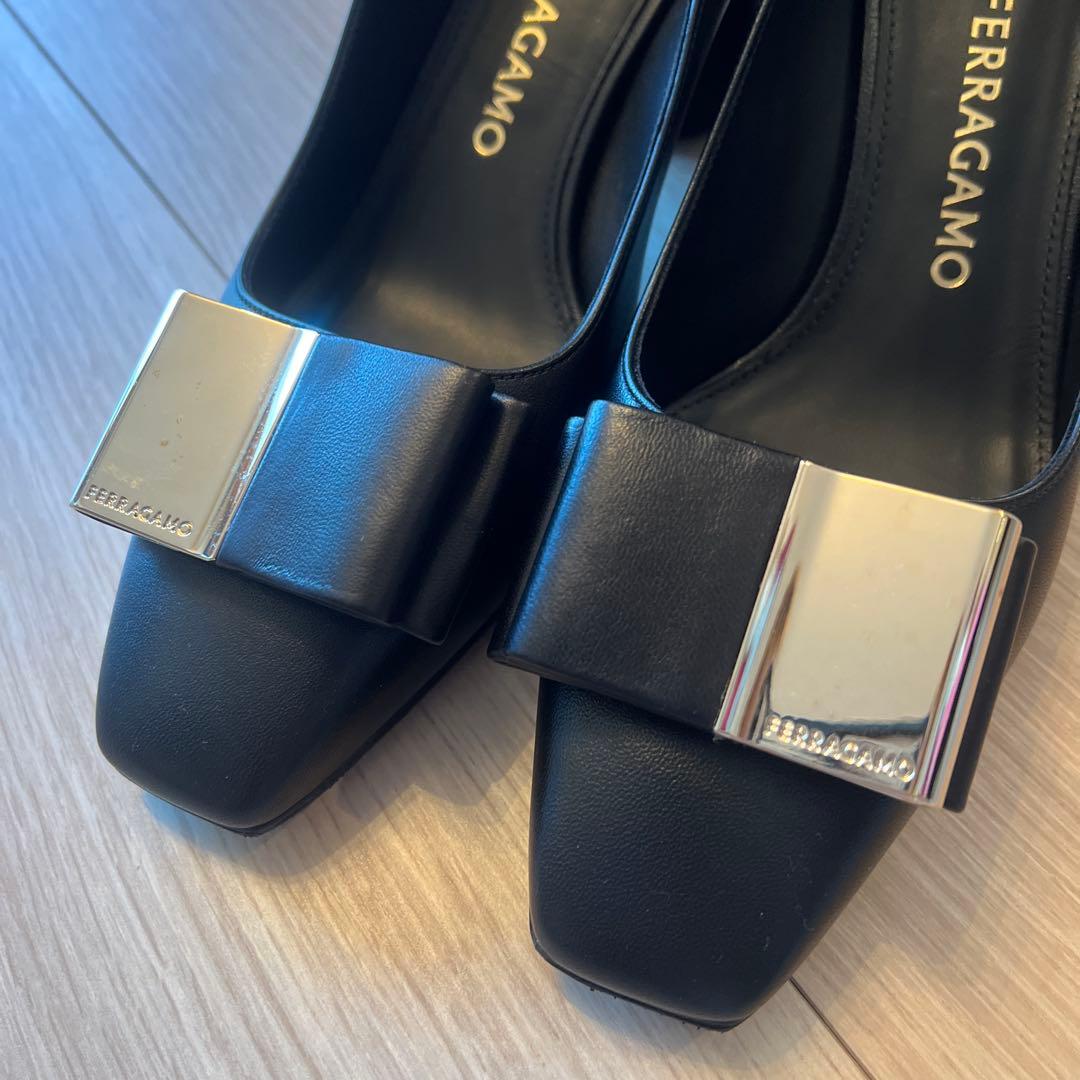 フェラガモ　パンプスLENA レナ ブラック リボン サイズ 7 24.5cm