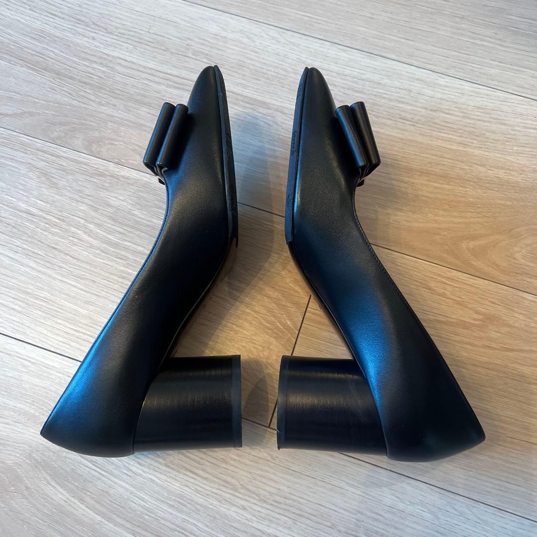 フェラガモ　パンプスLENA レナ ブラック リボン サイズ 7 24.5cm