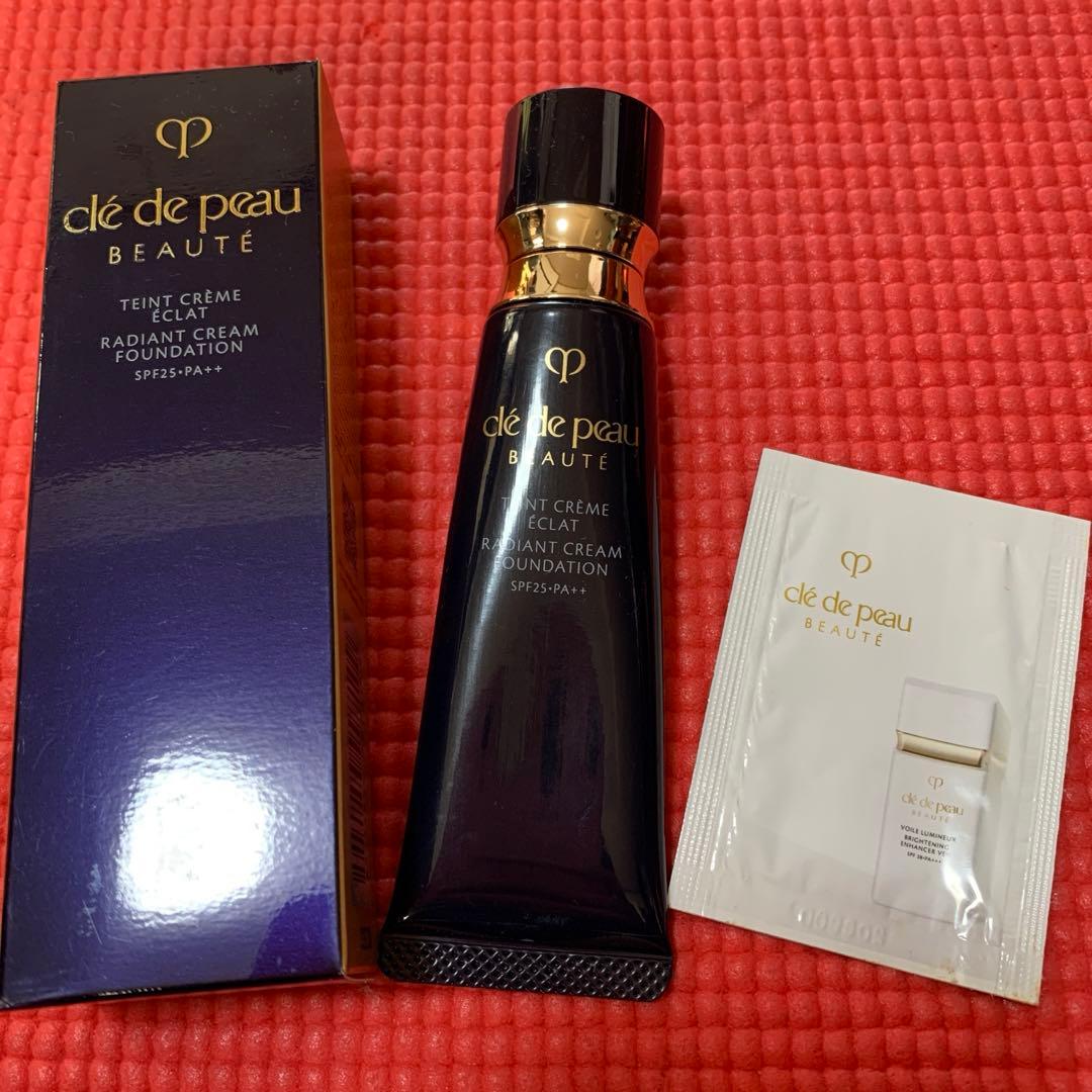 クレ・ド・ポー ボーテ タンクレームエクラn オークル10 ヴォワールルミヌ