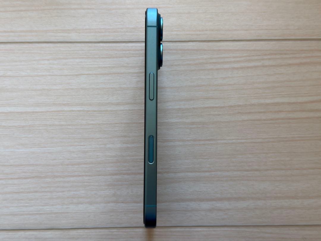 【極美品】Apple iPhone 16 ティール 256GB