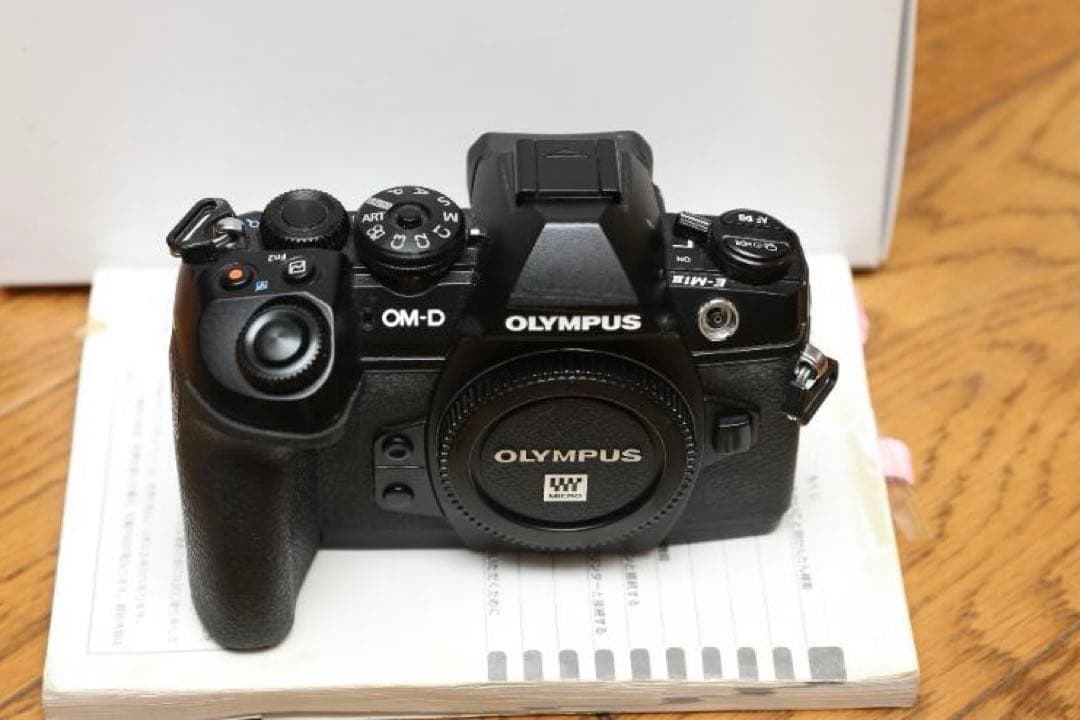 OLYMPUS E-M1 Mark II ミラーレス一眼カメラ 予備バッテリー付