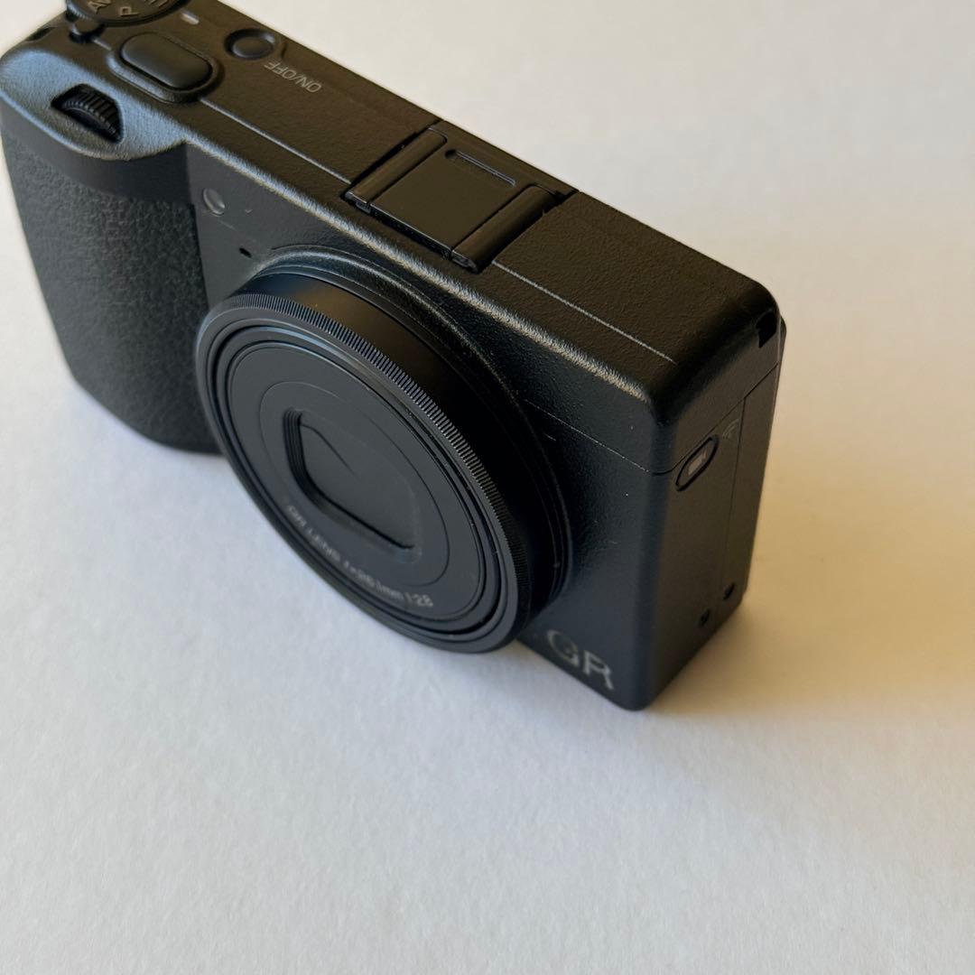 【超美品】GR IIIx 本体 シャッター1238枚 ブラックミスト+おまけ付