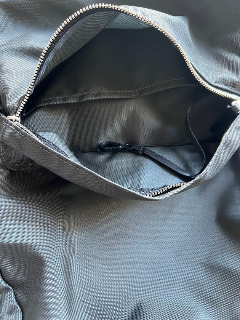 美品【スタンダードサプライ】コーデュラ素材　濃グレーバックパック