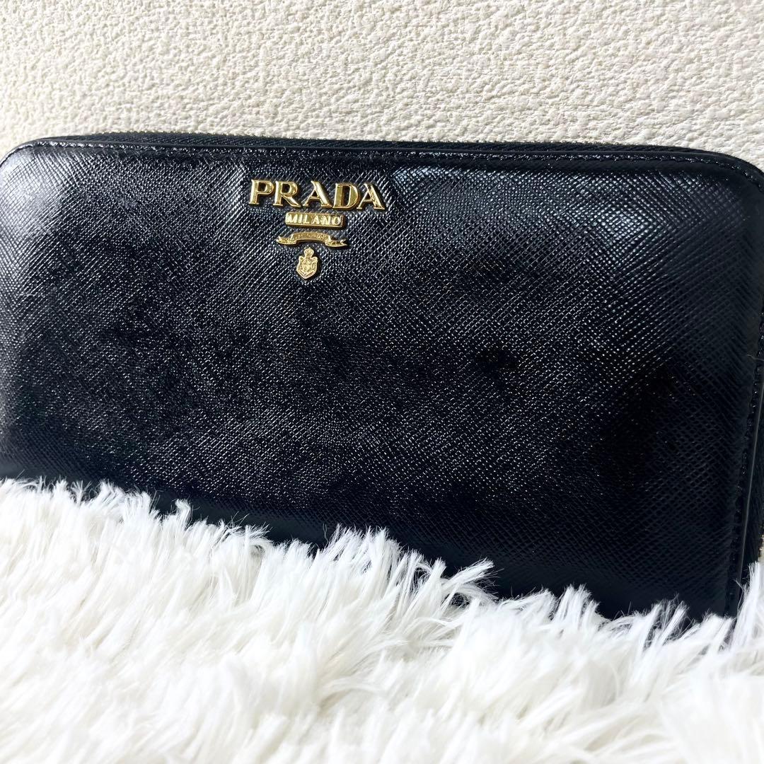 プラダ　PRADA ラウンドファスナー　長財布　レザー　ブラック　黒