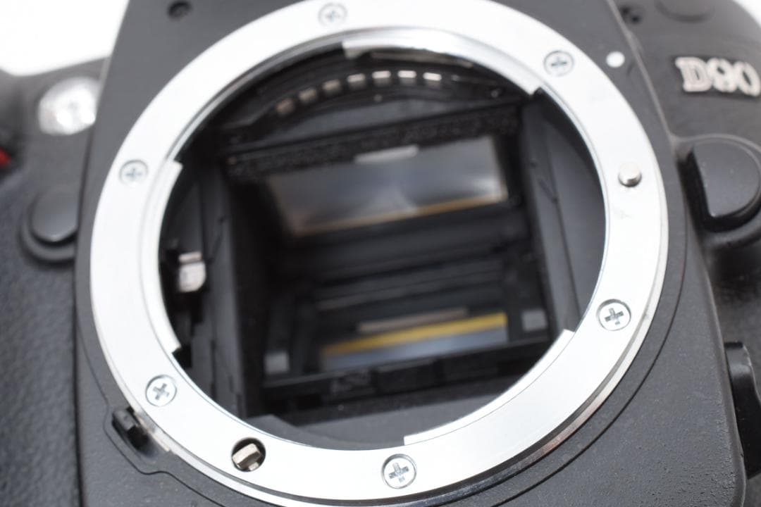 超美品 NIKON ニコン D90 箱付き 説明書付 M585