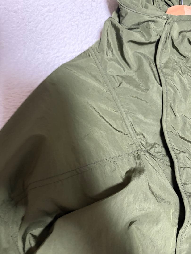 Supreme 23SS モーション ロゴ ライトウェイト パーカー カーキ