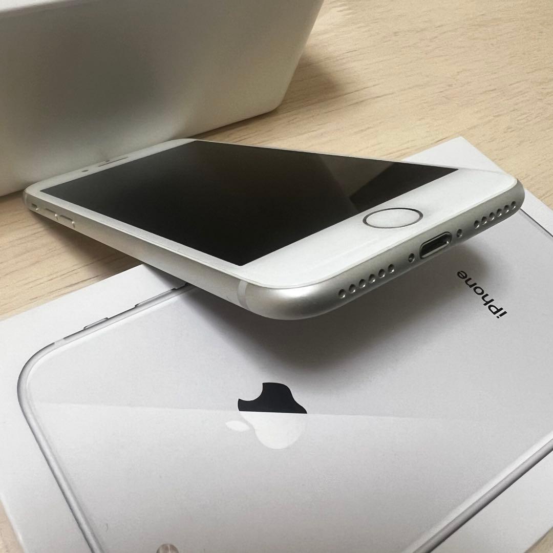 iPhone8 Silver 64GB SIMフリー　初期化済