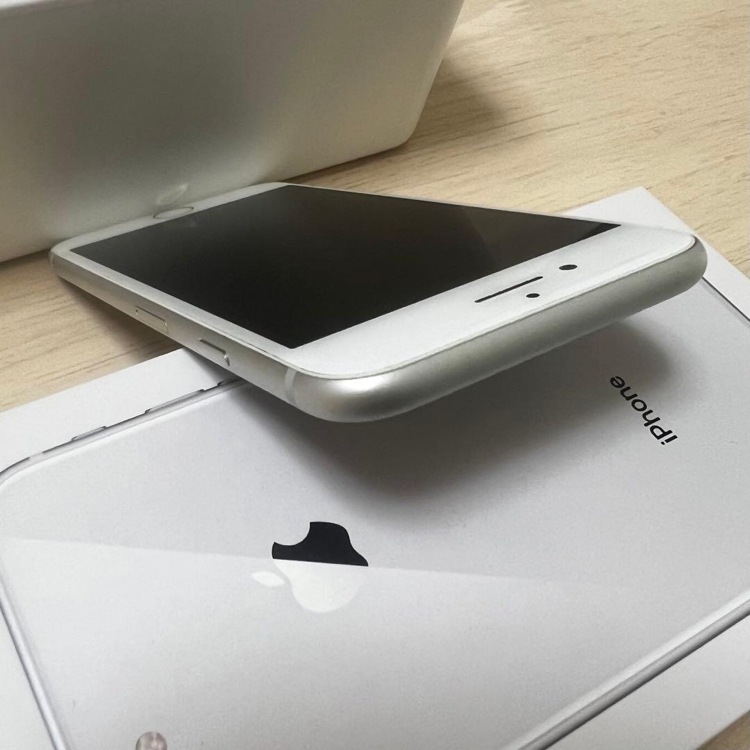 iPhone8 Silver 64GB SIMフリー　初期化済