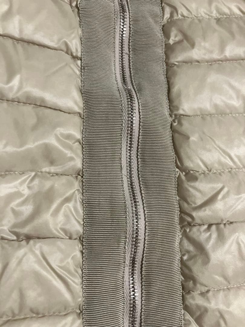 Moncler モンクレール　リボンテープノーカラーライトダウンジャケット