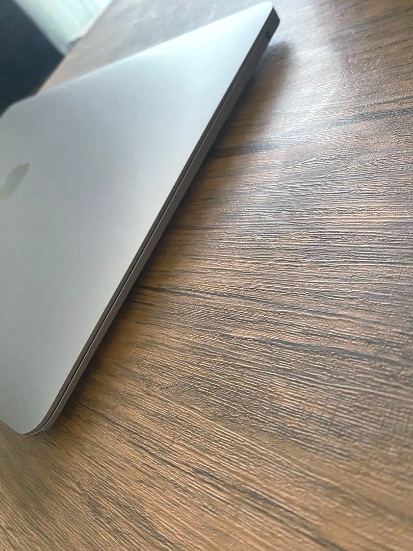 9月1日まで　Apple MacBook Air M1 16GB1TB（訳あり）