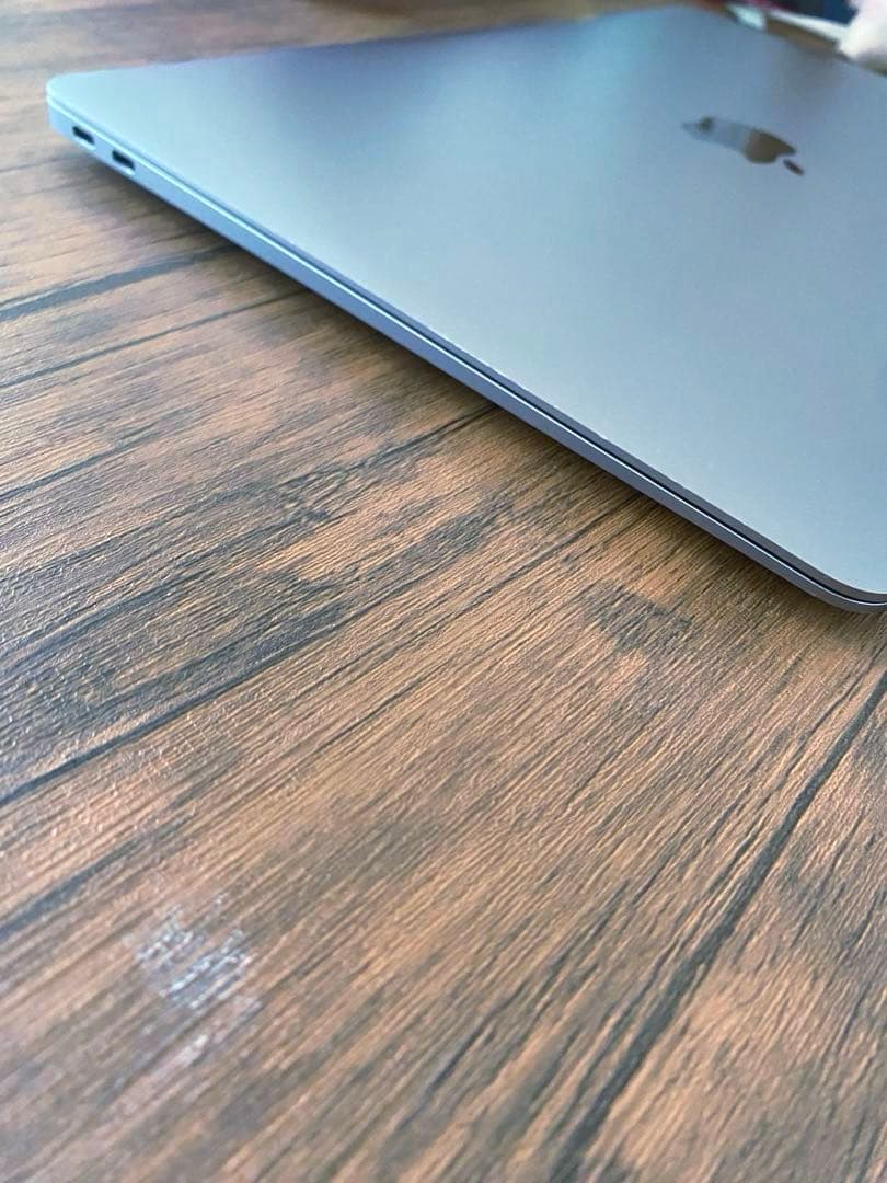 9月1日まで　Apple MacBook Air M1 16GB1TB（訳あり）