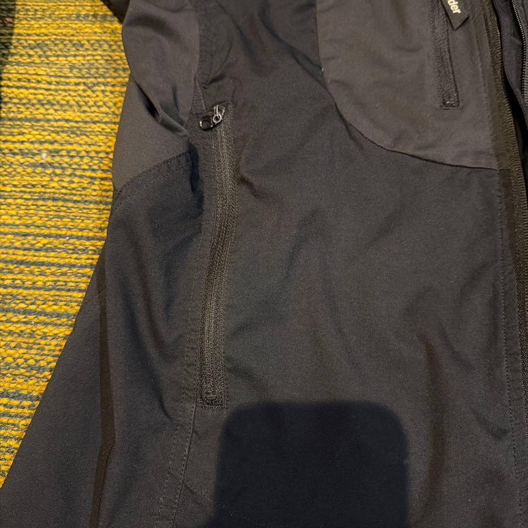 アンドワンダー and wander ブラック マウンテンパーカー