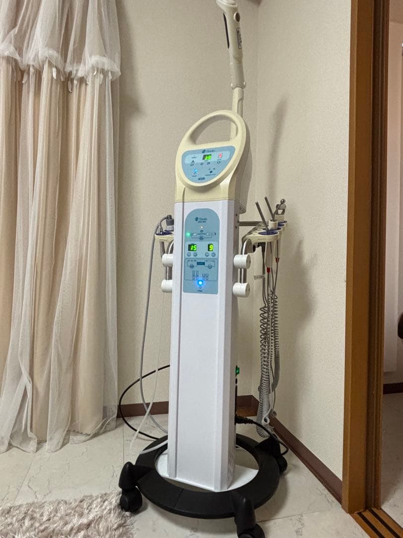 ソニアネオ4機能複合美顔機NEO408 カラーホワイト　業務用　スチーマー