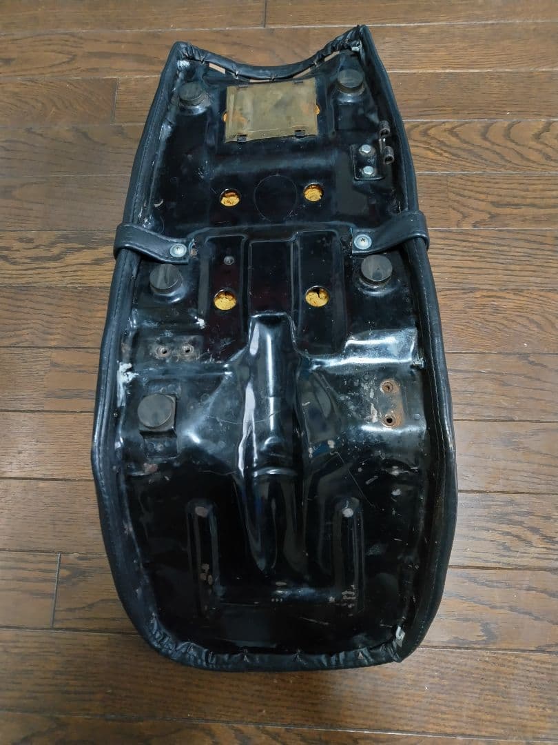 Kawasaki カワサキ MACHⅢ 750SS シート中古