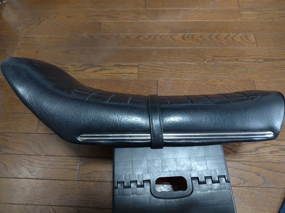 Kawasaki カワサキ MACHⅢ 750SS シート中古