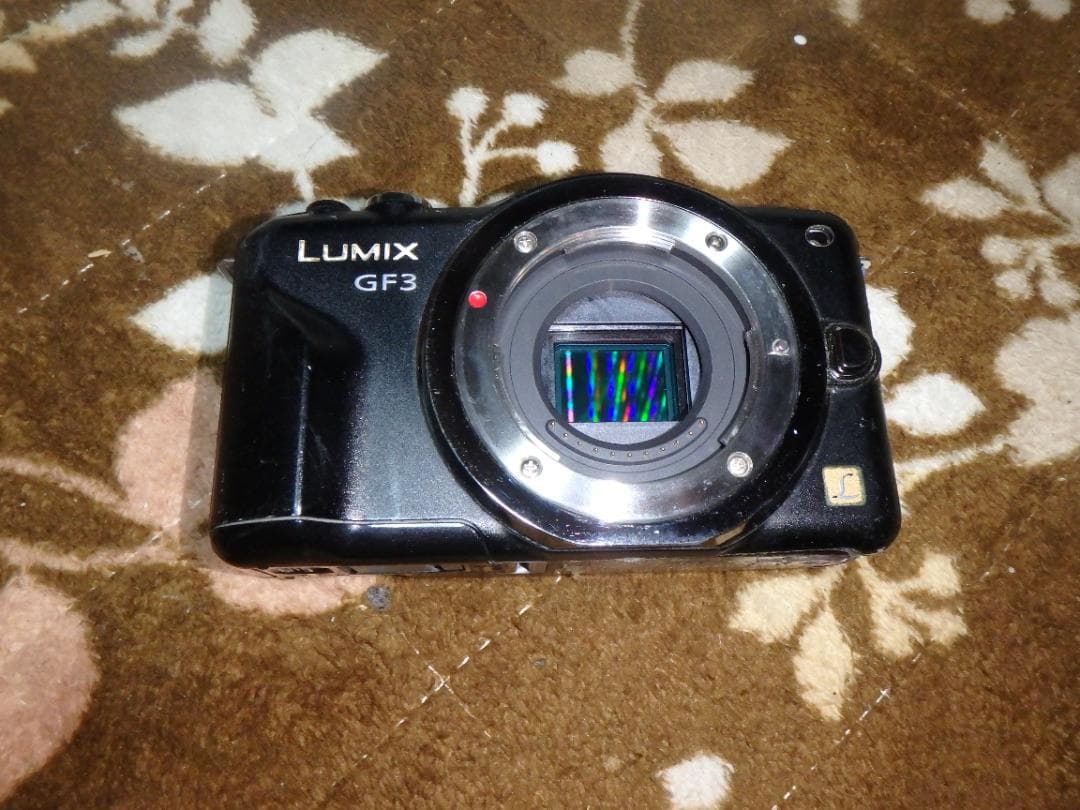 ミラーレス一眼 PANASONIC DMC-GF3 ボディ 外見難
