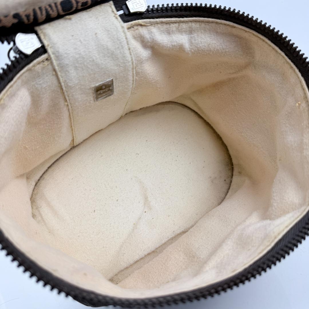 希少【美品】FENDI フェンディ ズッカ柄 バニティ バッグ ポーチ