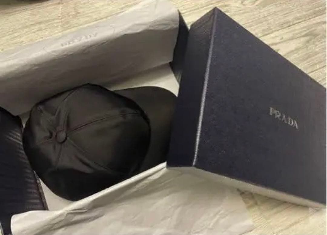 年始割！PRADA キャップ