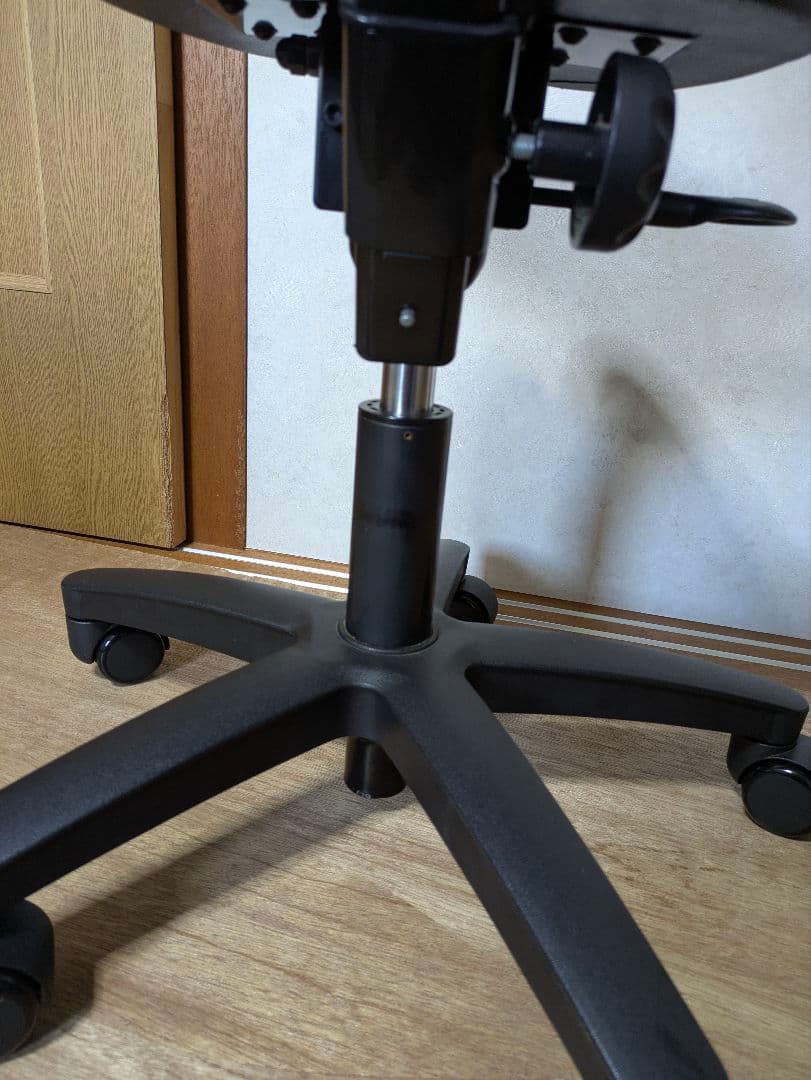 アーユルチェアー　キャスタータイプ　オクトパス　ブラック（体圧分散マット付き）