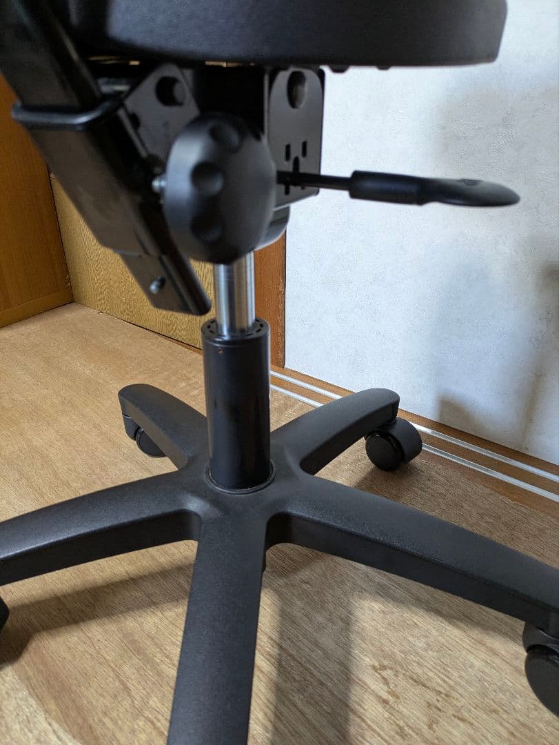 アーユルチェアー　キャスタータイプ　オクトパス　ブラック（体圧分散マット付き）