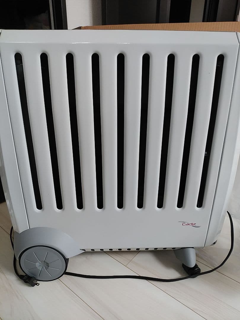 CADIZオイルヒーター　冬　暖房機器　ヒーター