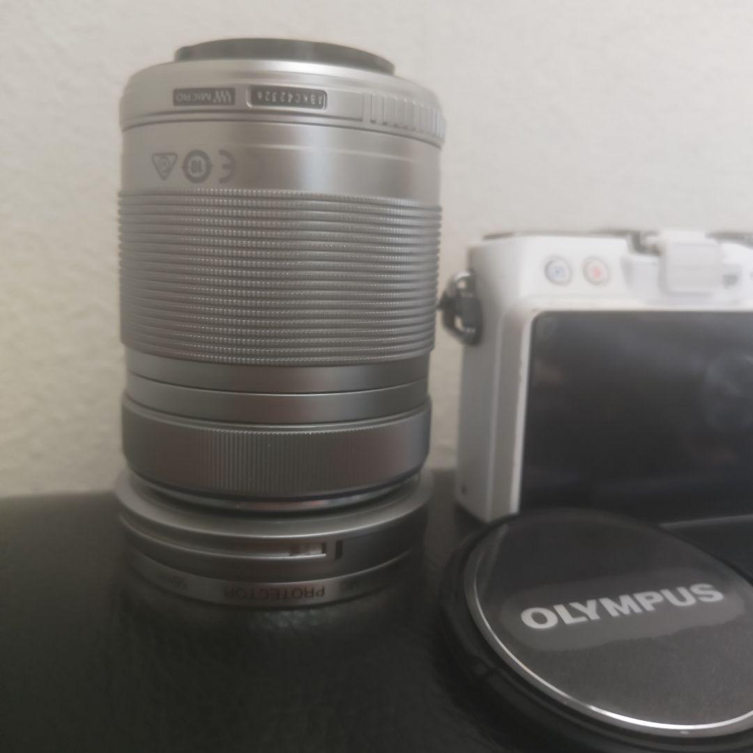 OLYMPUS 望遠ズームレンズ【本体は液晶漏れ】ミラーレス一眼カメラ+レンズ