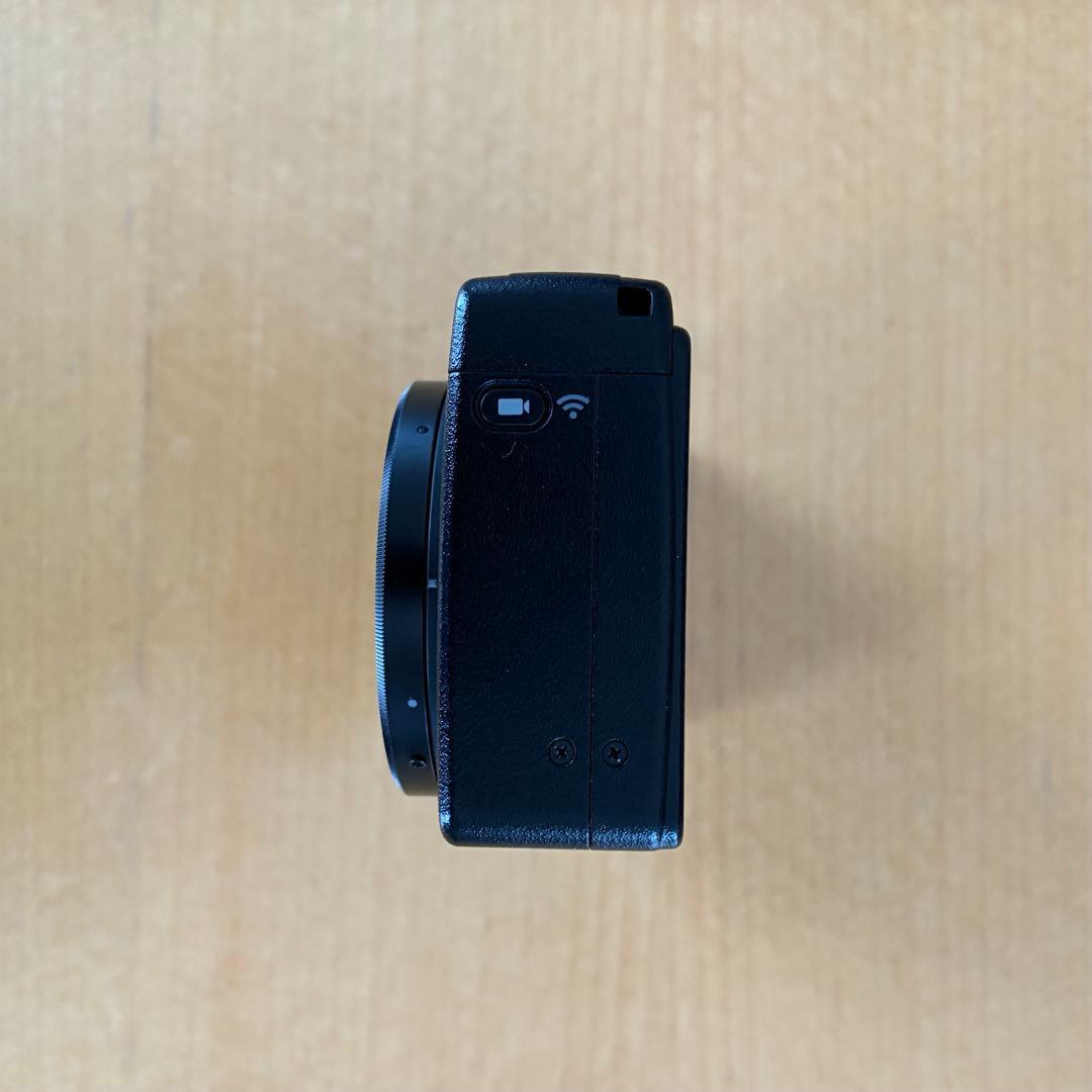 RICOH GR IIIx リコー 純正バッテリーチャージャー、ストラップ付き