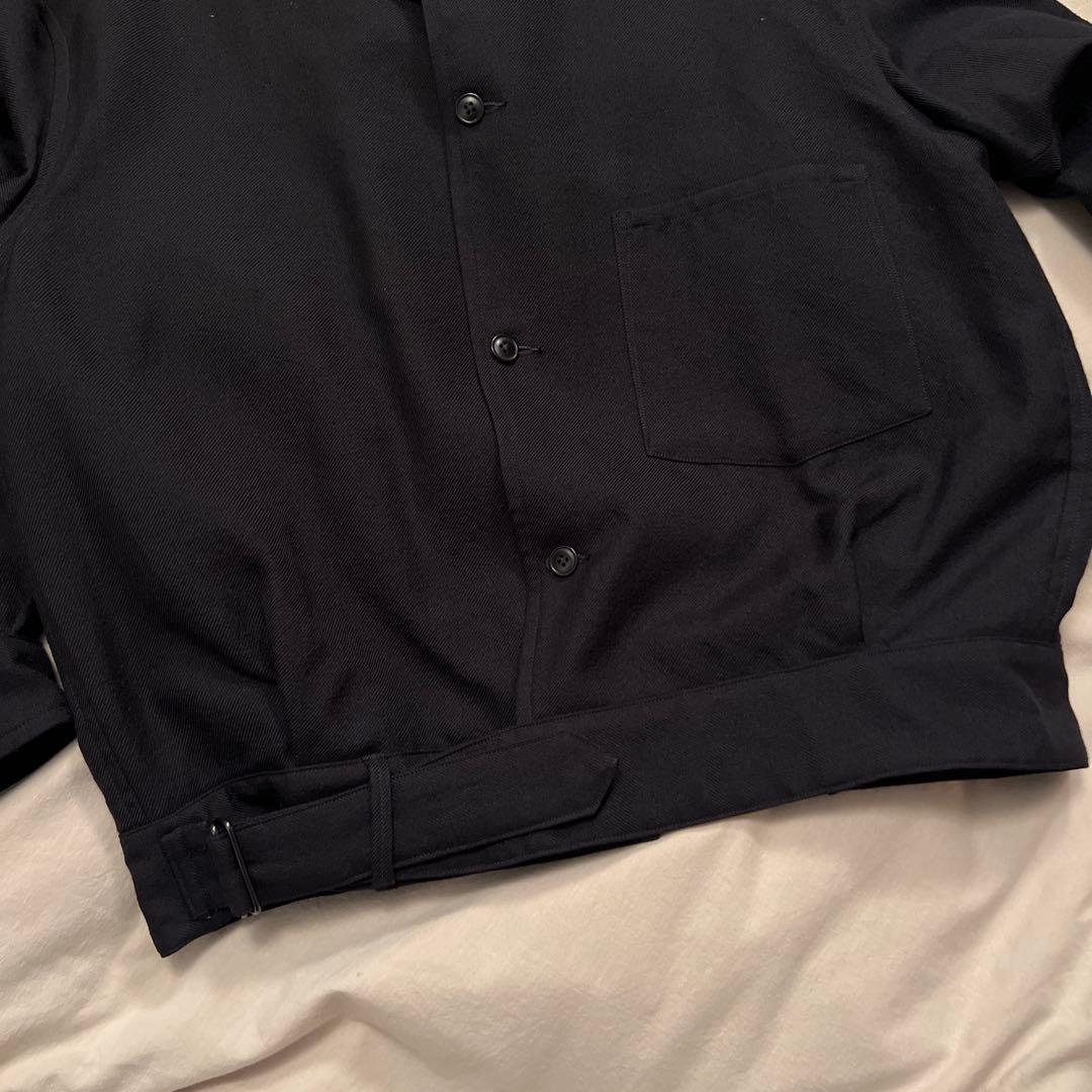 comoli コモリ　ウールサージベルテッドジャケット