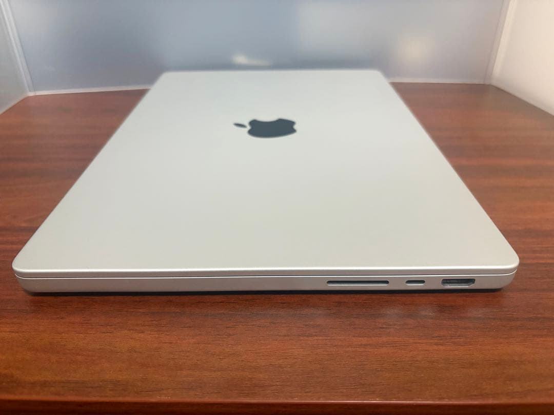 MacBook Pro M4Pro 48GB 512GB 14インチ　Apple