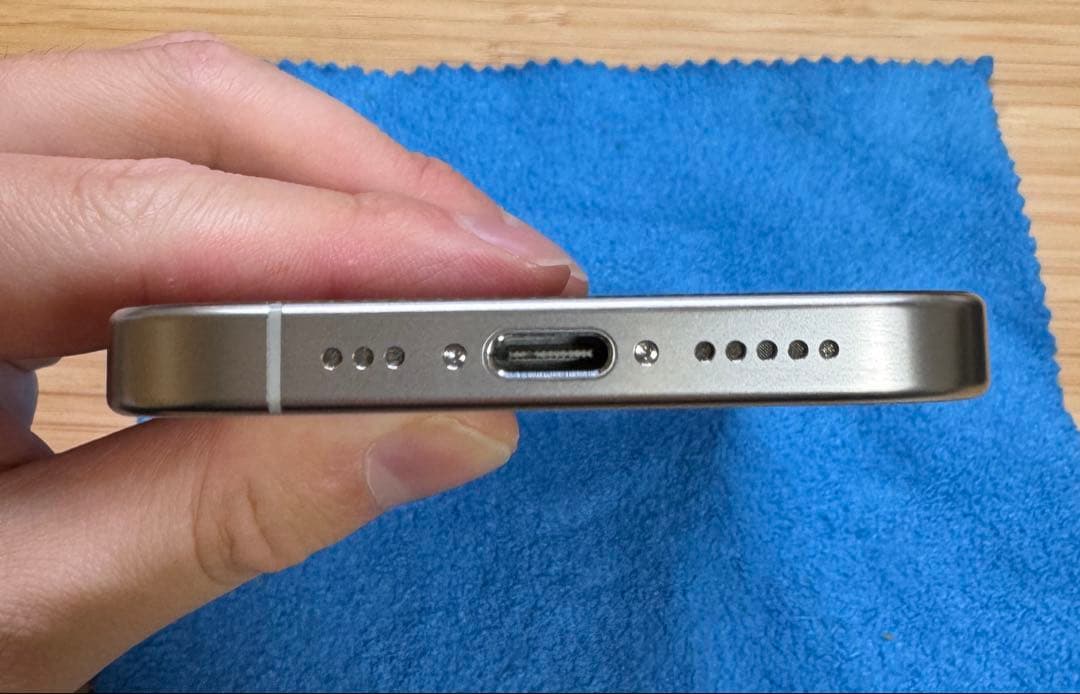 iPhone15 Pro 256GB カナダ版 海外版 シャッター音無し