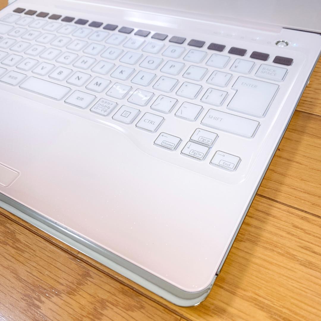 超希少✨女性にオススメ！i5 SSD480 メモリ8 かわいい小型ノートパソコン